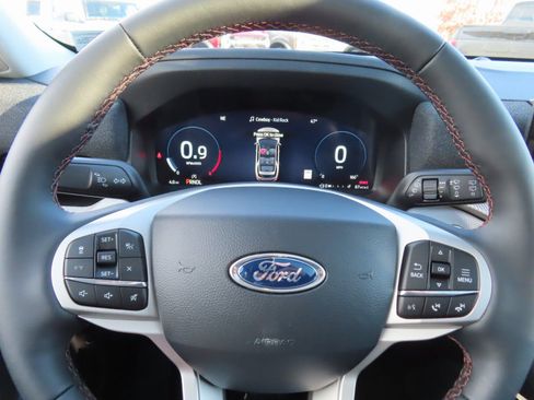 New 2026 Ford Explorer Active w/ Active Comfort Package image 9