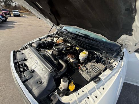 Used 2018 RAM 3500 SLT w/ Cold Weather Group image 37