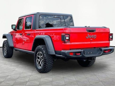 Used 2024 Jeep Gladiator Rubicon w/ Convenience Group AWD/4WD image 4