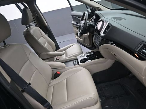 Used 2016 Honda Pilot Touring image 13