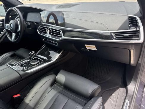Used 2021 BMW X7 xDrive40i w/ M Sport Package AWD/4WD image 14