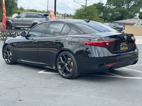 Used 2019 Alfa Romeo Giulia w/ Nero Edizione RWD image 6