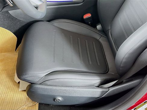 Used 2025 Mercedes-Benz C 300 4MATIC Sedan image 18