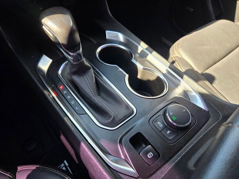 Used 2021 Chevrolet Traverse Premier w/ LPO, Floor Liner Package FWD image 31