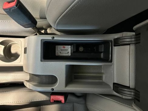 Used 2009 Volkswagen Jetta SE FWD image 16
