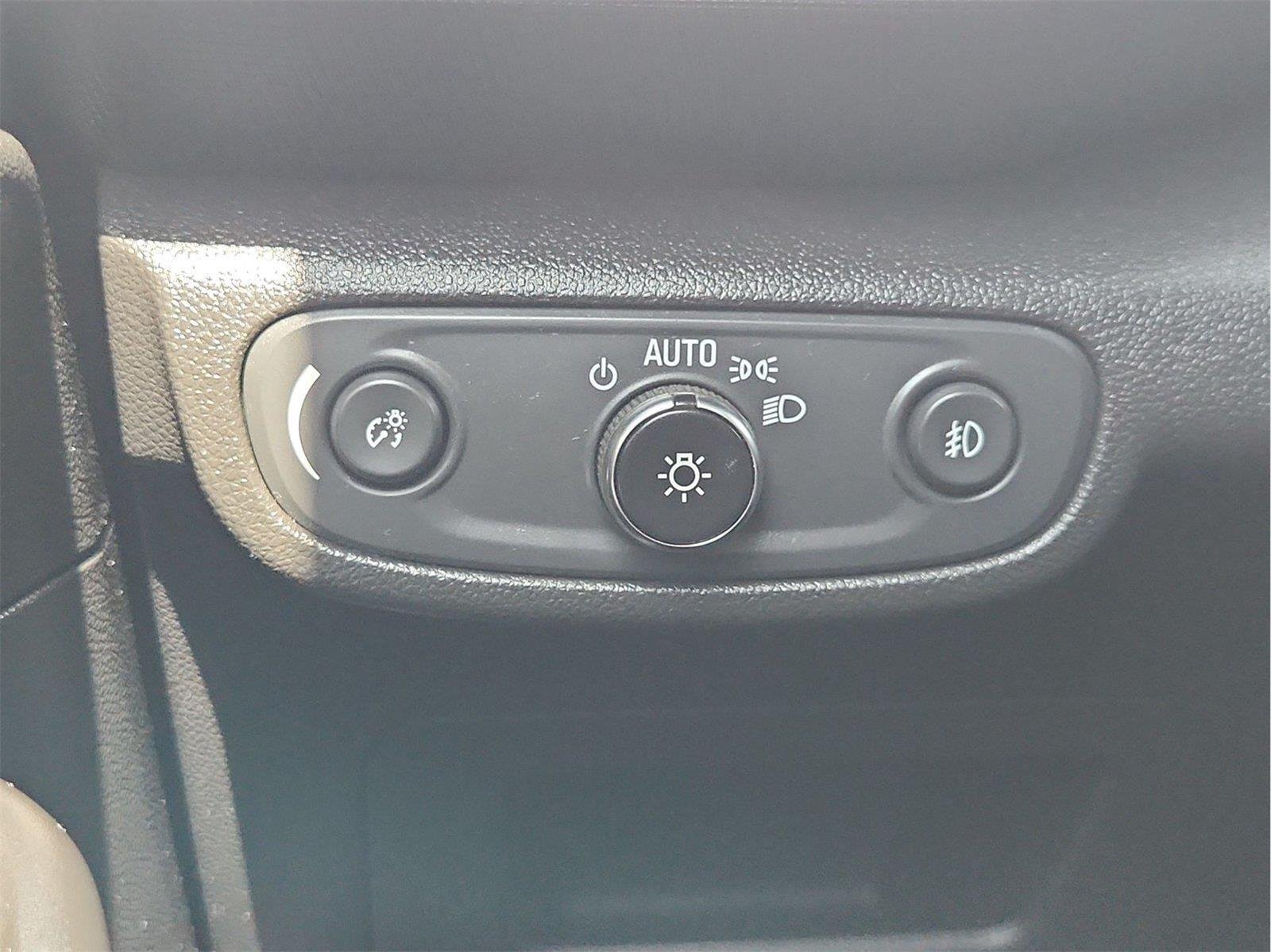 Certified 2021 Chevrolet TrailBlazer ACTIV w/ Sun and Liftgate Package FWD image 17