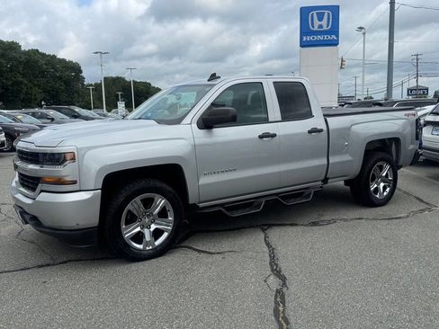 Used 2018 Chevrolet Silverado 1500 Custom w/ Custom Value Package AWD/4WD image 1