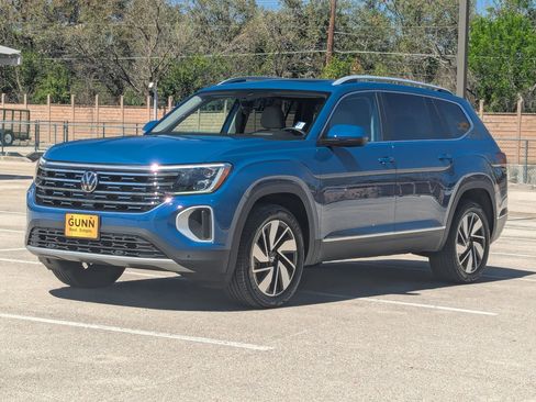 Used 2025 Volkswagen Atlas SEL AWD/4WD image 8