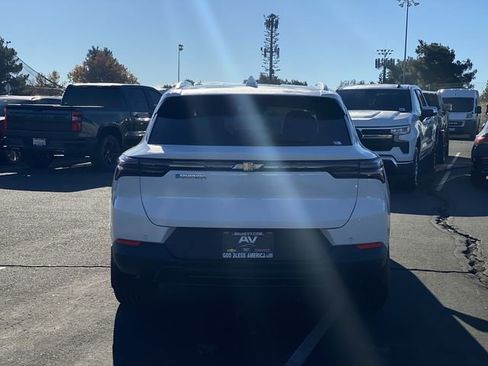 New 2026 Chevrolet Equinox EV LT FWD image 14