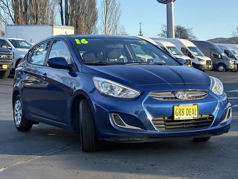 Used 2016 Hyundai Accent SE image 3