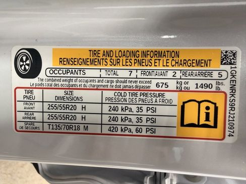 Used 2024 GMC Acadia Denali w/ LPO, Floor Liner Package image 34