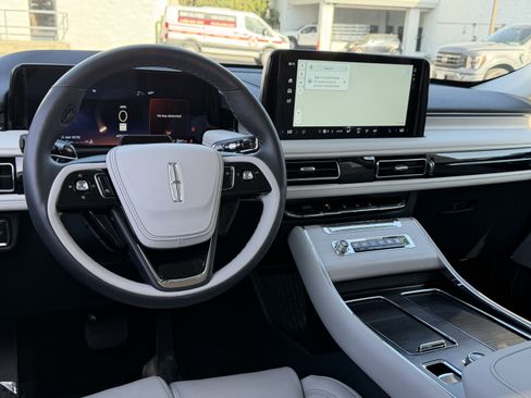 Used 2026 Lincoln Aviator Reserve AWD/4WD image 20