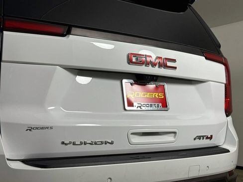 Used 2025 GMC Yukon AT4 Ultimate AWD/4WD image 28