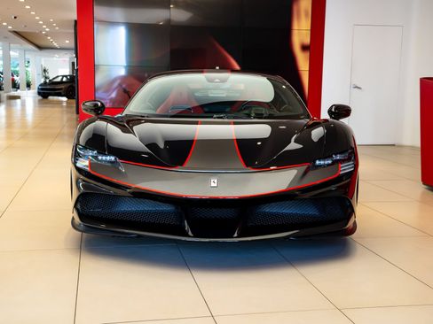 Used 2021 Ferrari SF90 Stradale AWD/4WD image 2