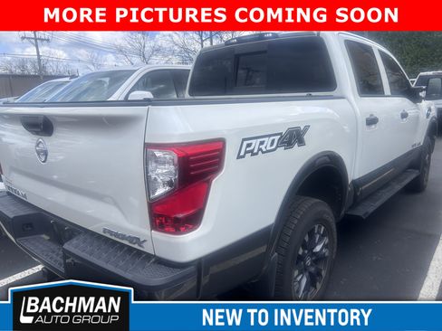 Used 2017 Nissan Titan PRO-4X w/ Pro-4x Convenience Package image 7