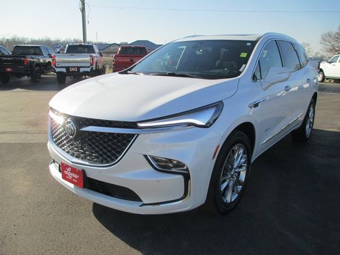 Certified 2024 Buick Enclave Avenir w/ Avenir Technology Package image 11
