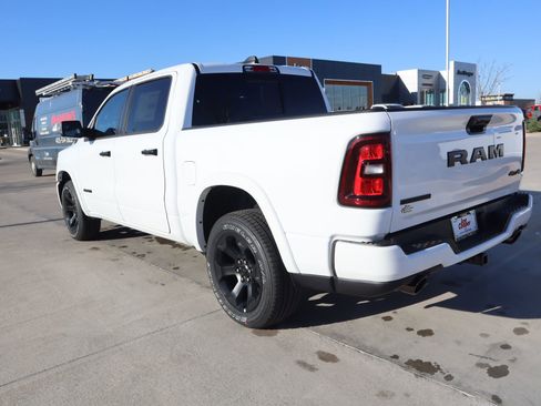 New 2026 RAM 1500 4x4 Crew Cab image 23