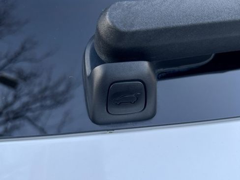 Used 2021 Genesis GV80 2.5T w/ Prestige Package 04 image 12