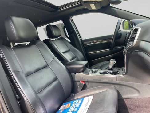 Used 2018 Jeep Grand Cherokee Limited AWD/4WD image 11