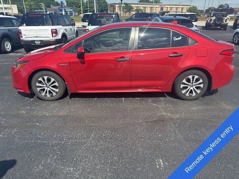 Used 2021 Toyota Corolla LE FWD image 4
