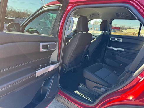 Certified 2022 Ford Explorer XLT w/ Class IV Trailer Tow Package image 18