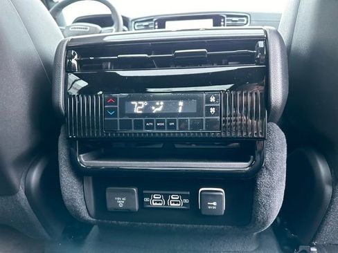 New 2024 Jeep Wagoneer 4WD w/ Premium Group I image 36