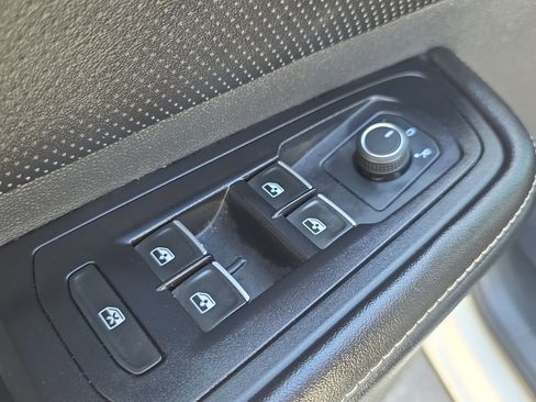Used 2024 Volkswagen Atlas SE AWD/4WD image 22
