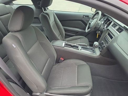 Used 2010 Ford Mustang Coupe RWD image 19