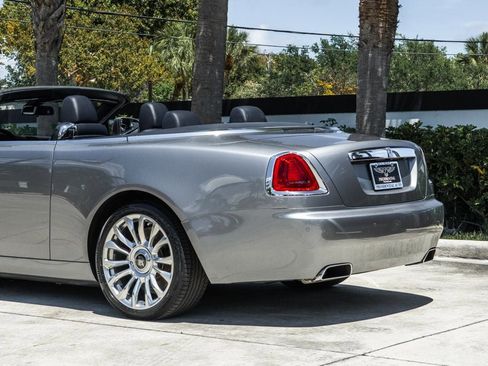 Used 2019 Rolls-Royce Dawn RWD image 6