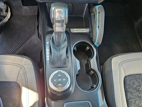 Used 2022 Ford Bronco Wildtrak image 13