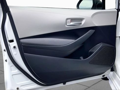 Used 2021 Toyota Corolla LE FWD image 22