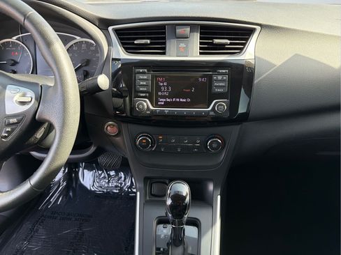Used 2017 Nissan Sentra SV FWD image 18
