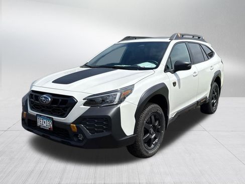 Used 2025 Subaru Outback Wilderness AWD/4WD image 2