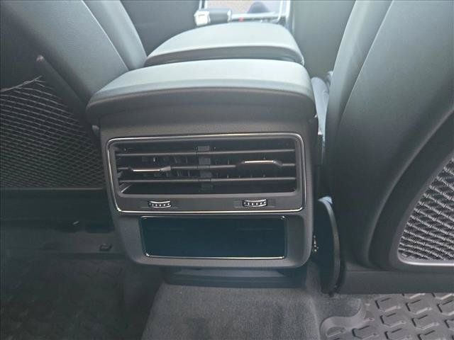 Used 2025 Audi Q8 Prestige AWD/4WD image 17