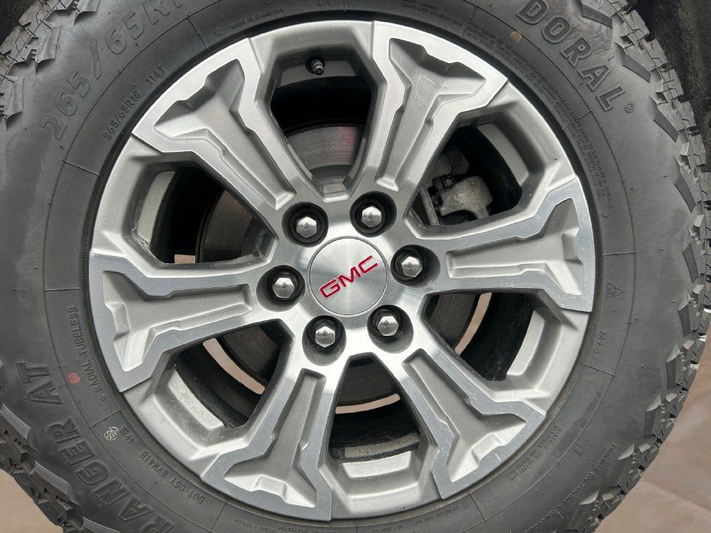 Used 2025 GMC Sierra 1500 SLT AWD/4WD image 14