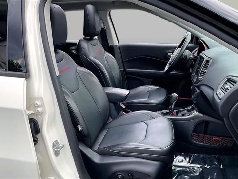 Used 2020 Jeep Compass Trailhawk w/ Leather Interior Group AWD/4WD image 9