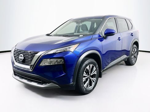 Used 2023 Nissan Rogue SV image 3
