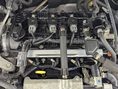 Used 2021 Nissan Versa S FWD image 10