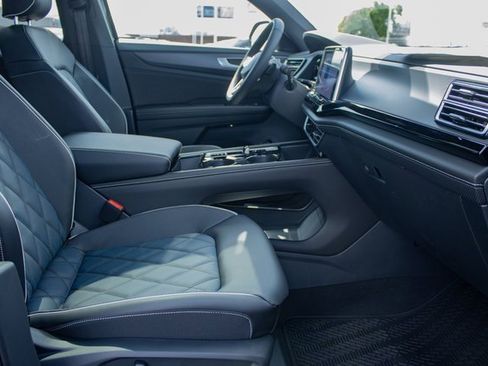 Used 2024 Volkswagen Atlas Cross Sport SEL Premium R-Line image 26