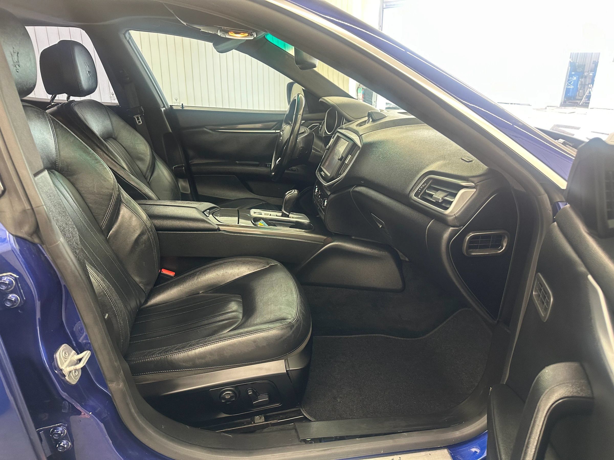 Used 2015 Maserati Ghibli RWD image 14