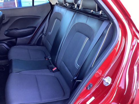 Used 2022 Hyundai Venue Limited w/ Cargo Package image 13