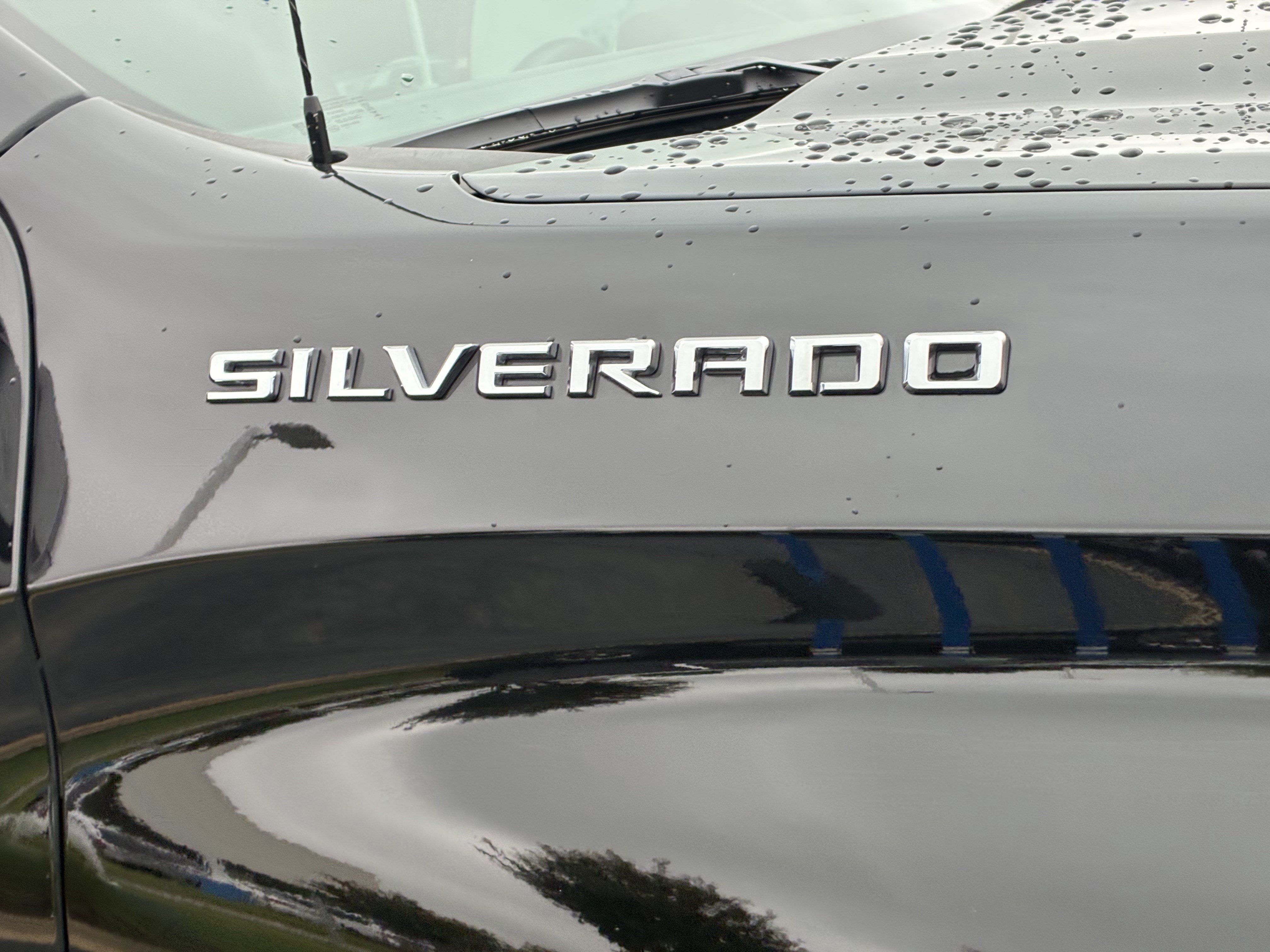 Used 2025 Chevrolet Silverado 1500 RST AWD/4WD image 7