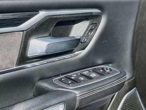 Used 2024 RAM 1500 Laramie AWD/4WD image 18