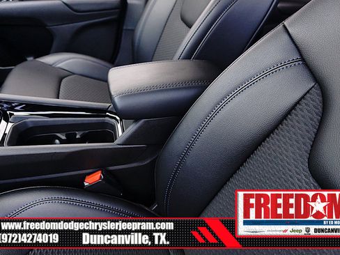 New 2026 Jeep Compass Latitude image 36