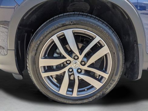 Used 2018 Honda Pilot Touring image 37