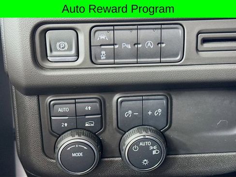 Used 2024 Chevrolet Suburban LT AWD/4WD image 15