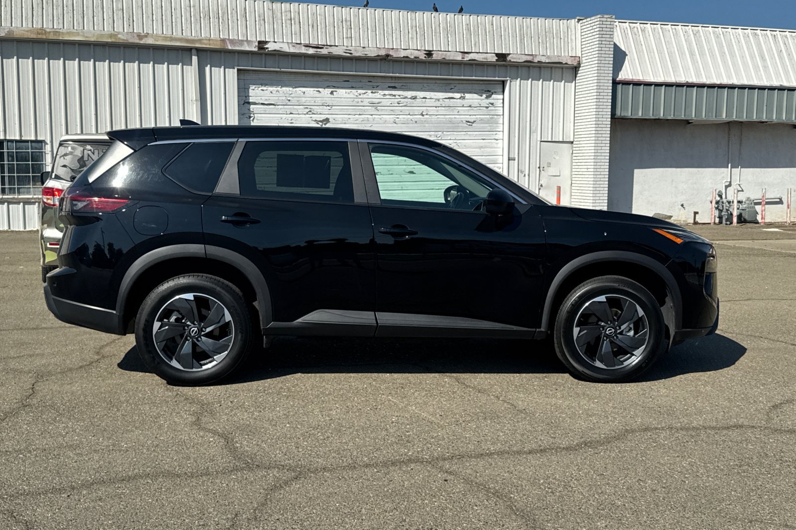 Certified 2025 Nissan Rogue SV AWD/4WD image 3