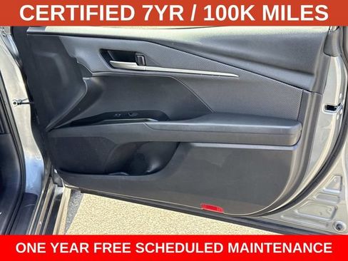 Used 2025 Toyota Camry SE FWD image 8