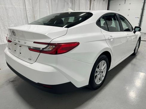 Used 2025 Toyota Camry LE image 7