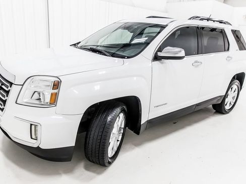 Used 2016 GMC Terrain SLT w/ Driver Alert Package I FWD image 2